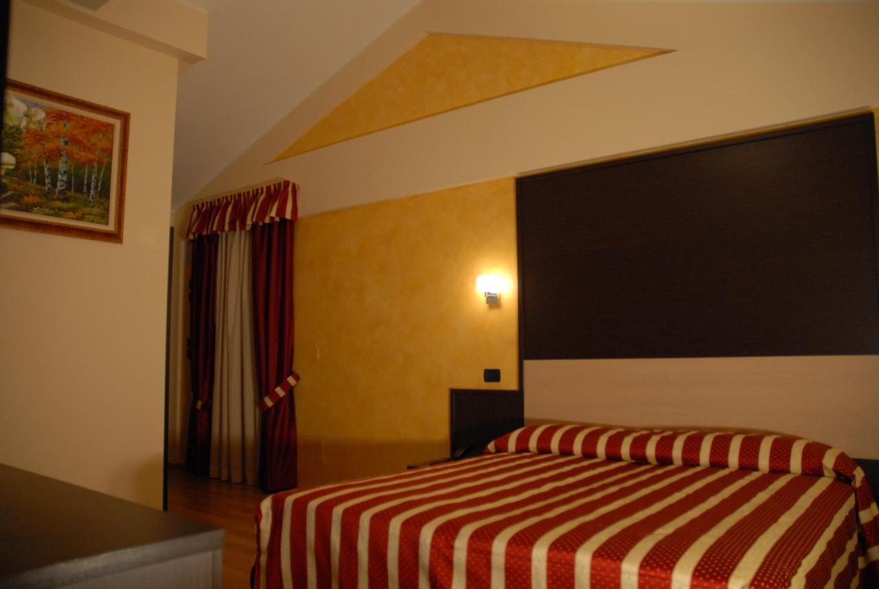 Hotel Iacone К'єті Екстер'єр фото