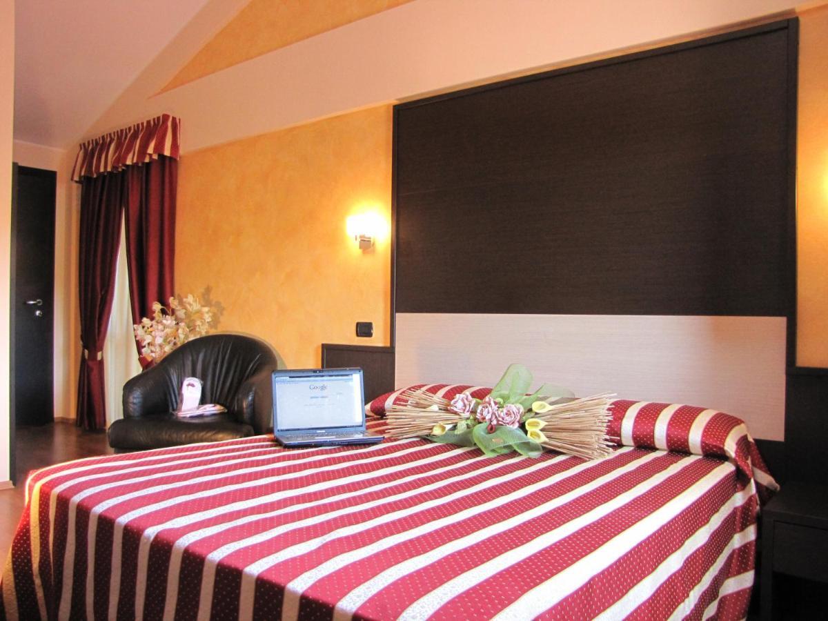 Hotel Iacone К'єті Номер фото