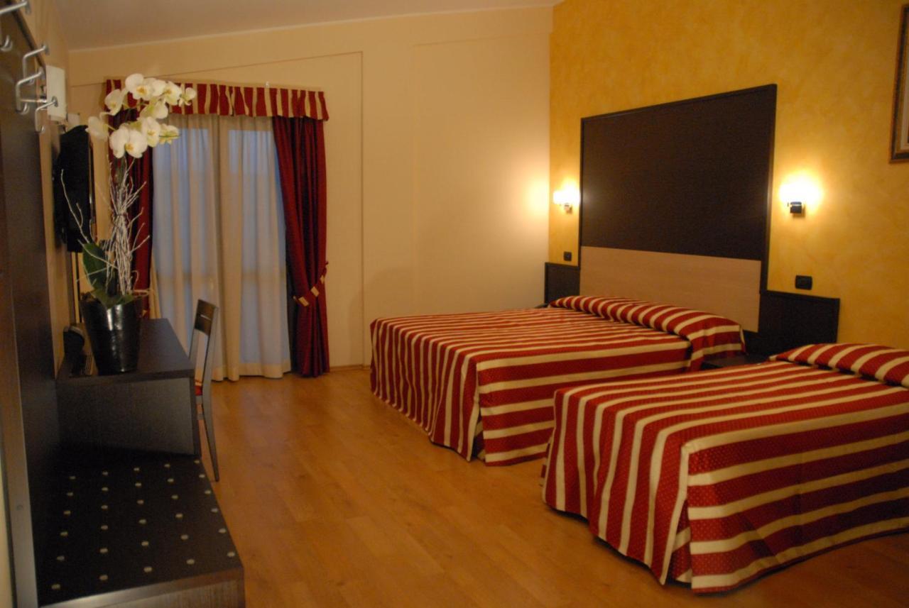 Hotel Iacone К'єті Номер фото