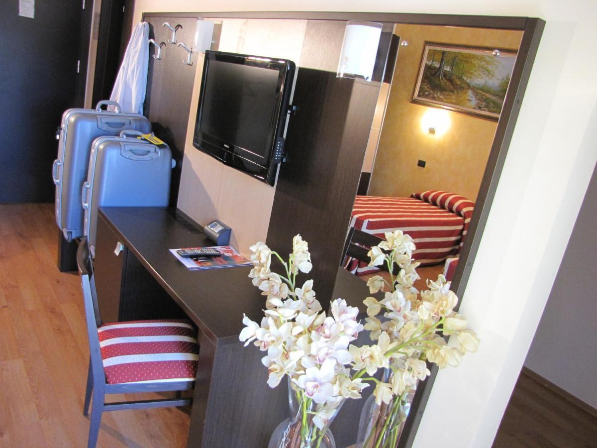 Hotel Iacone К'єті Номер фото